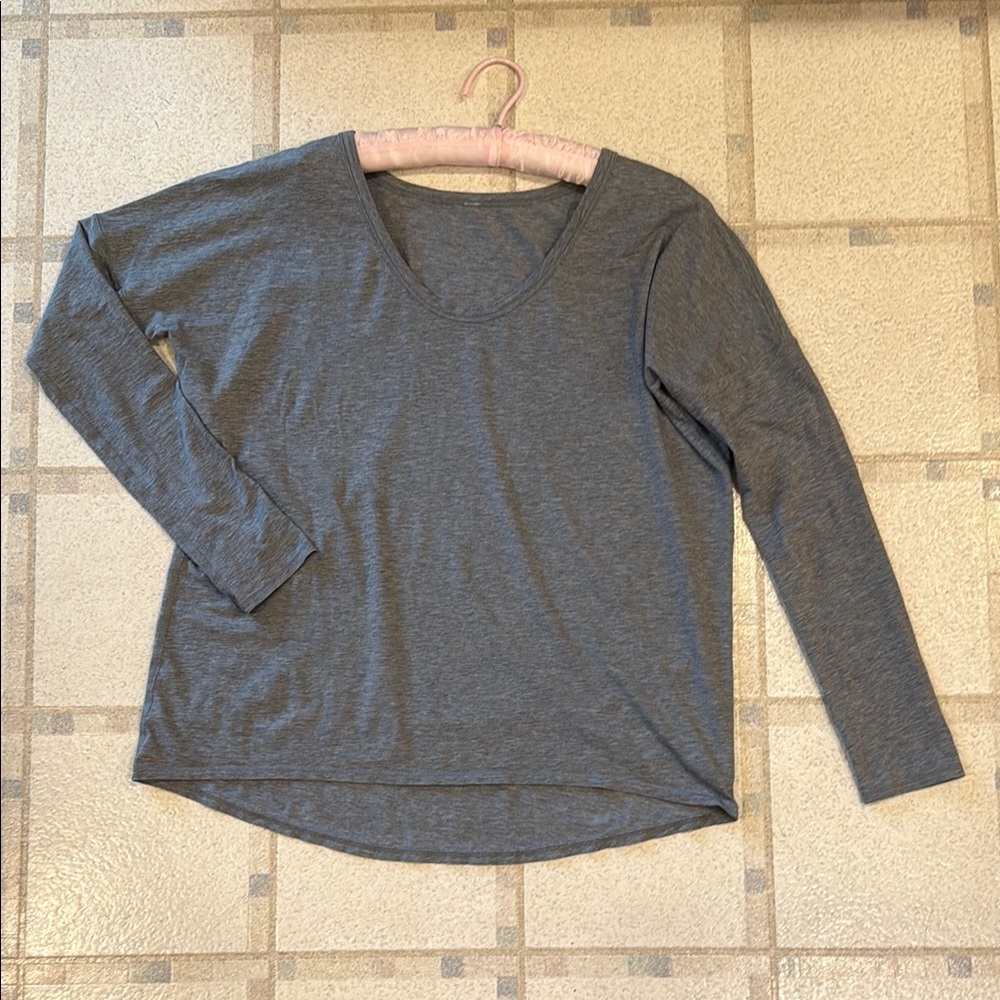 Lululemon Gray Long Sleeve Women's Top